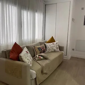 apartment-by-the-ocean-canteras-beach-las-palmas-canary.in-canary-islands.com/